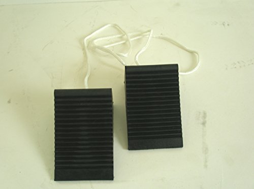 Load image into Gallery viewer, Shop Tuff STF-532RCP Compact Rubber Wheel Chock Pair
